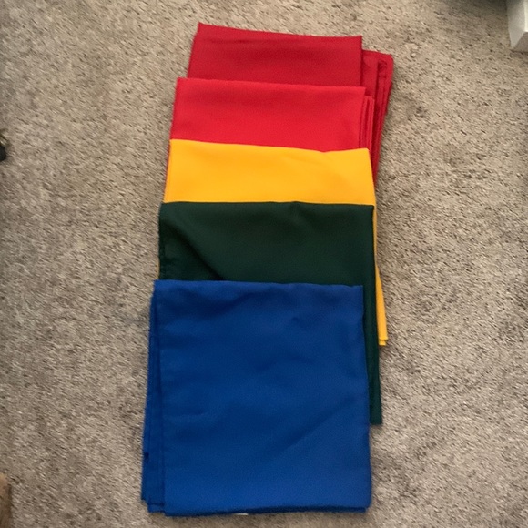 Five-not four tablecloths 52"x52" red, gold, green & now blue! Harry Potter - Picture 1 of 9